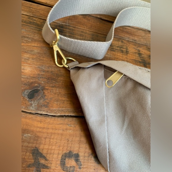 Logan and Lenora belt bag canvas tan/gray stone fanny pack - Picture 4 of 8